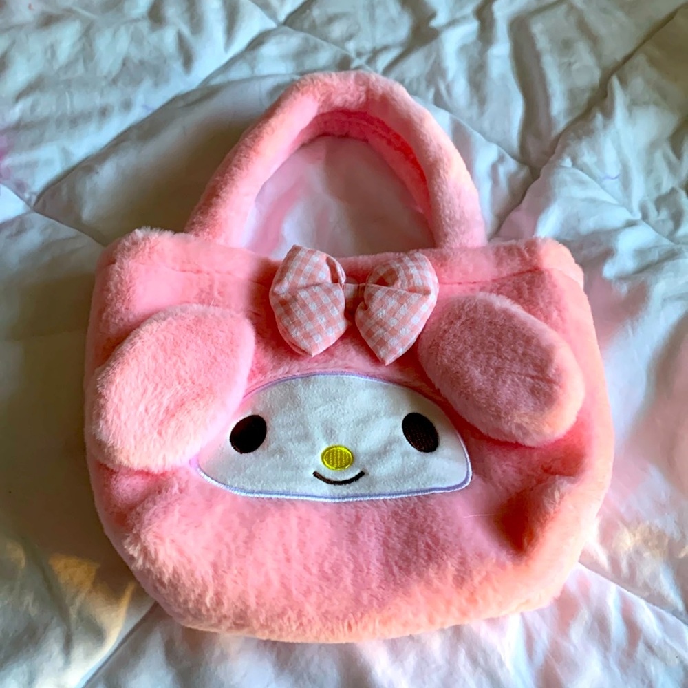 My Melody plush toilet bag and extra space for your purse